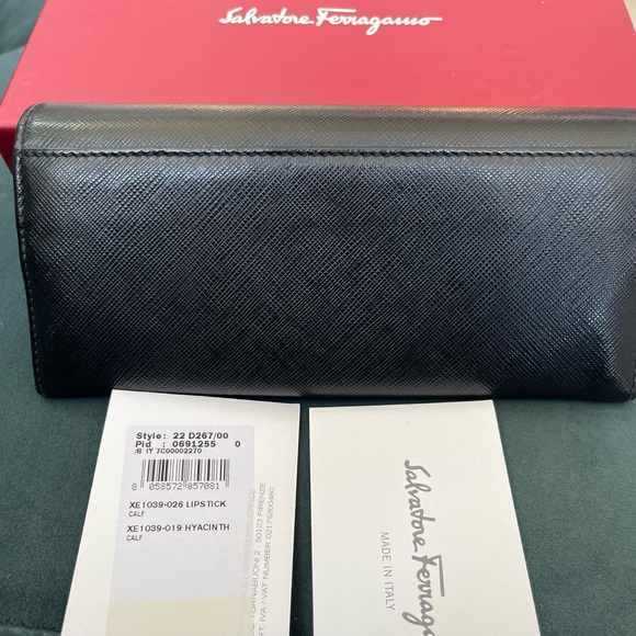 Used wallet in original box and tags - Picture 3 of 4